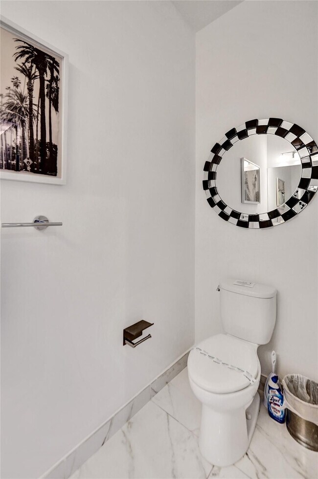 Building Photo - 1371 N Ocean Blvd