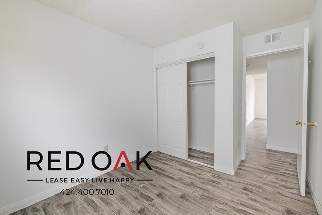 Building Photo - 1341 W 37th Pl