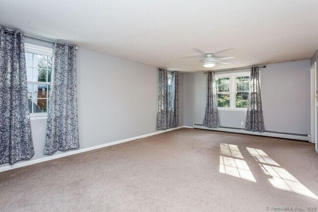Building Photo - 150 Long Hill Dr