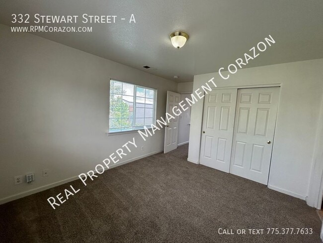 Building Photo - Upstairs 2 Bed, 2 Bath apt w/ in unit wash...