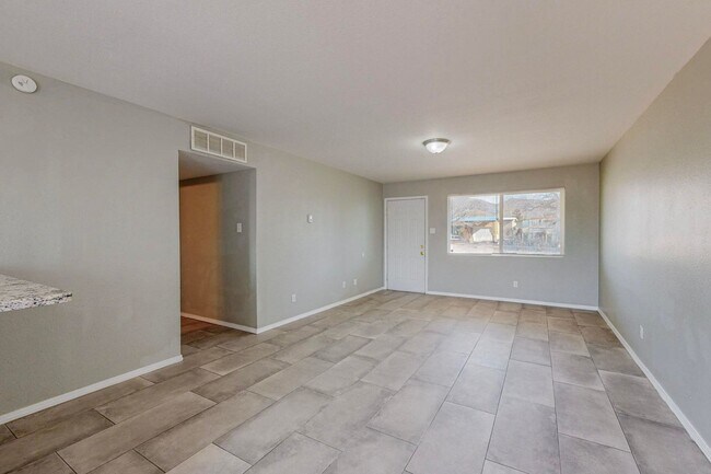 Building Photo - NE Mid-Century Modern 3 Badroom 1.5 Bath with garage