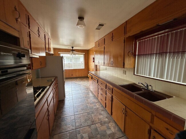Building Photo - 10769 Arbor Dr