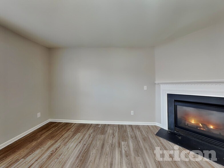 Building Photo - 8927 McAdam Way