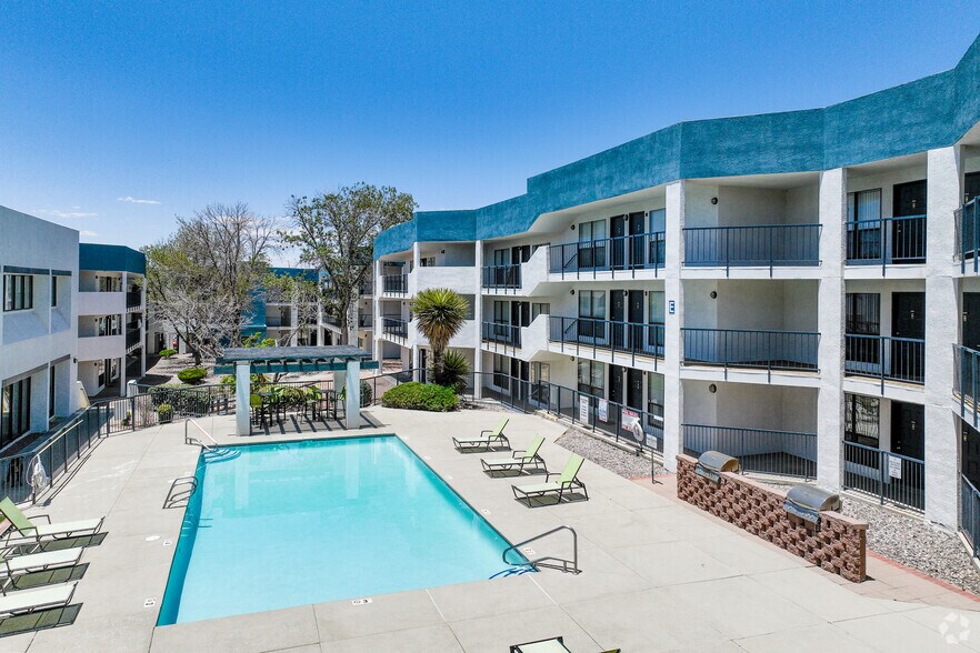 Peaks at Sandia View 1501 Indian School Rd NE Albuquerque NM 87102