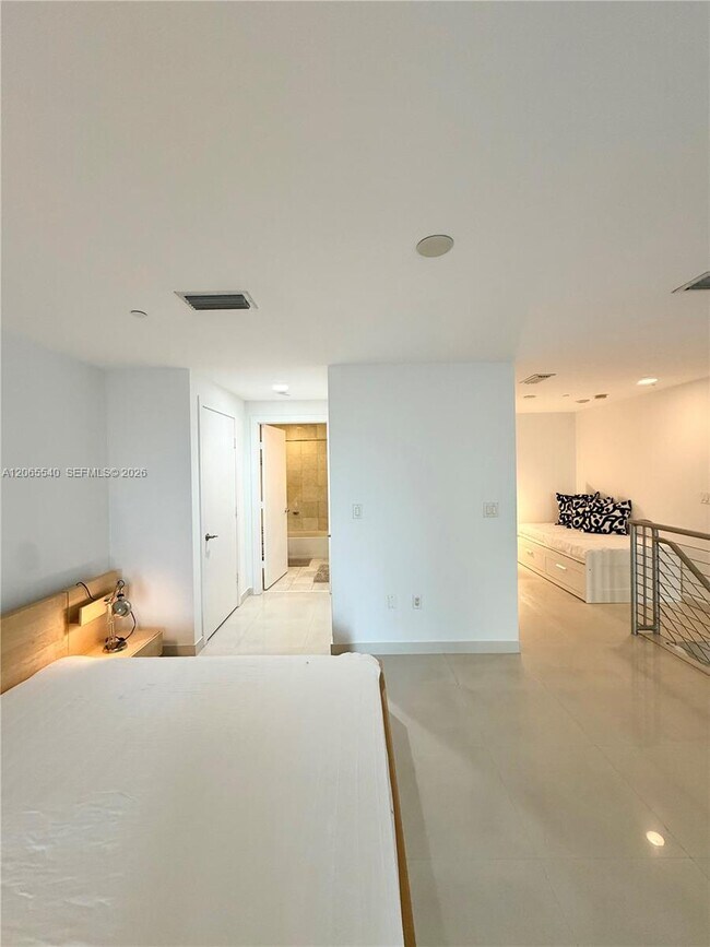 Building Photo - 1050 Brickell Ave