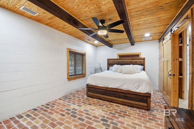 Building Photo - 27522 Burkhardt Dr