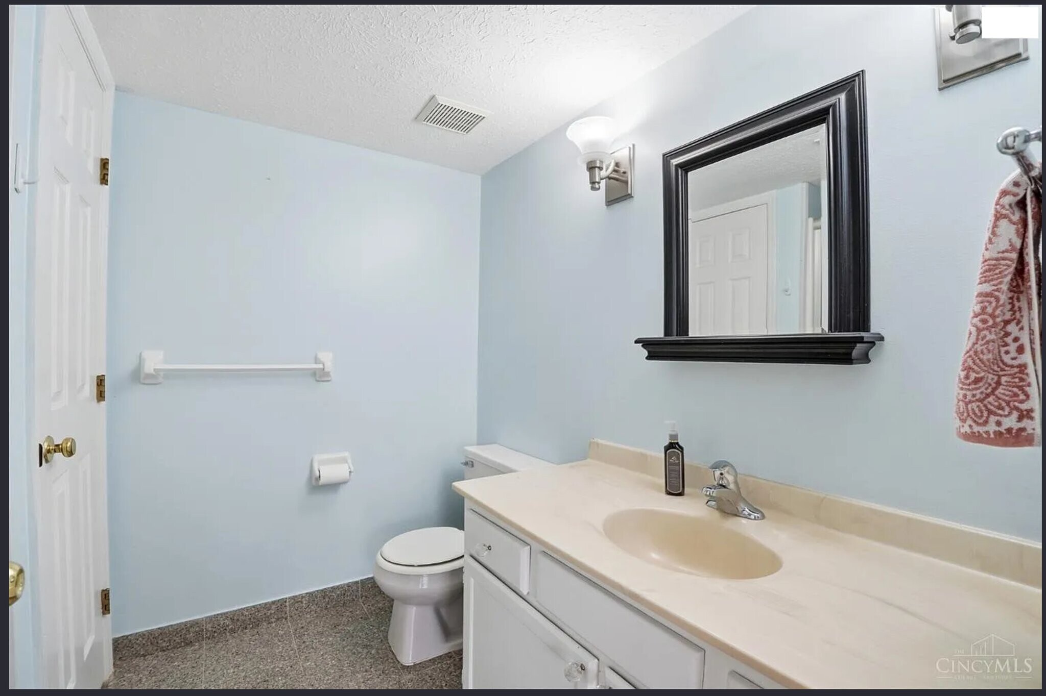 Building Photo - 3029 Stratford Ct