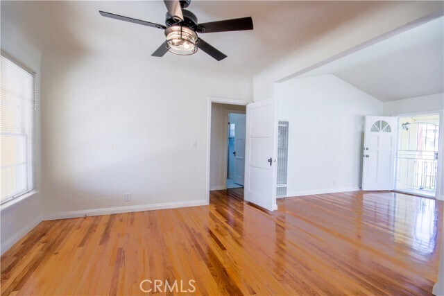 Building Photo - 1040 W Almond Ave