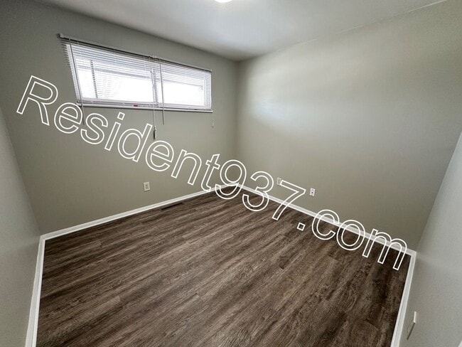 Building Photo - 3 Bed 1 Bath Home