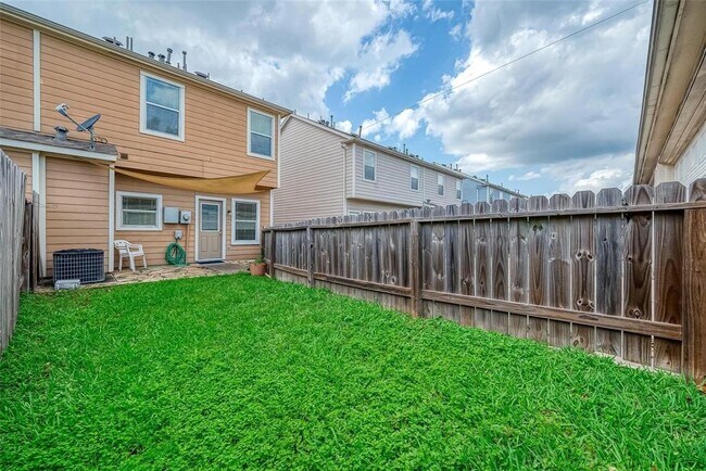 Building Photo - 3422 Glenmore Meadow Dr