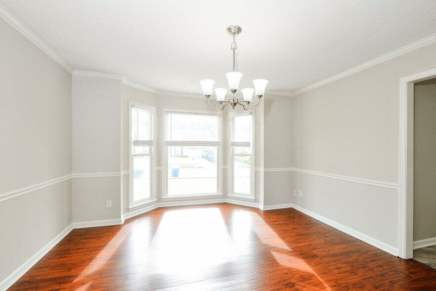 Building Photo - 4378 Bunker Hill Dr
