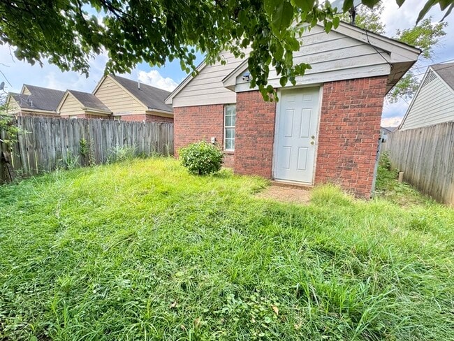 Building Photo - 6481 Summer Creek E