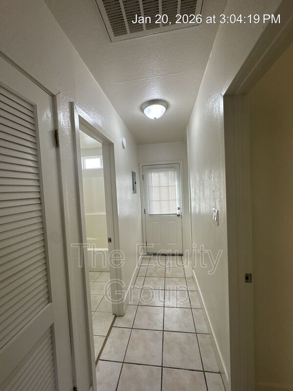 Building Photo - 320 S Crespi Ave