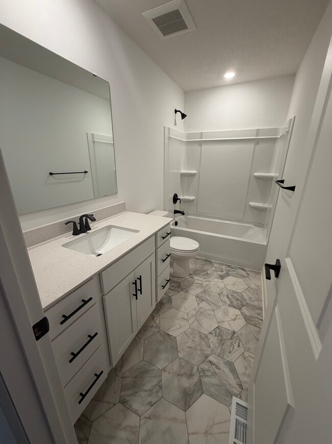 Building Photo - 10545 Harbor Ln N