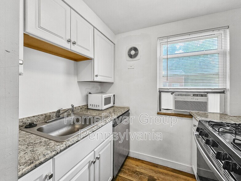 Building Photo - 781 Cooke Dr