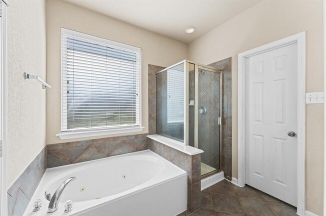 Building Photo - 7303 Enchanted Rock Ln