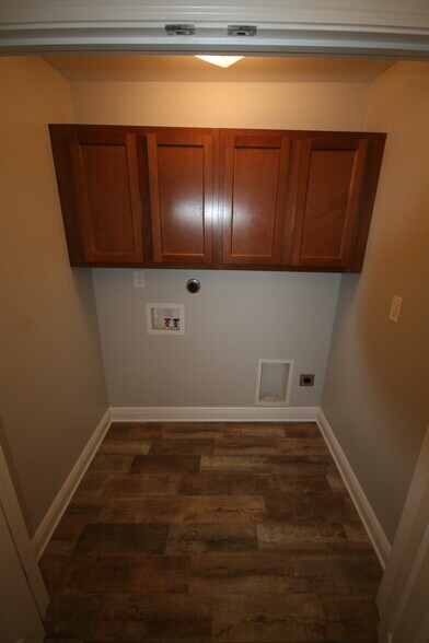 Building Photo - 718 16th St