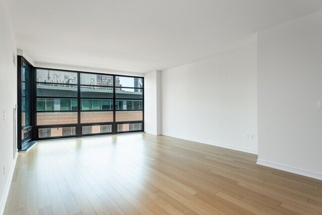 Building Photo - 580 Washington St