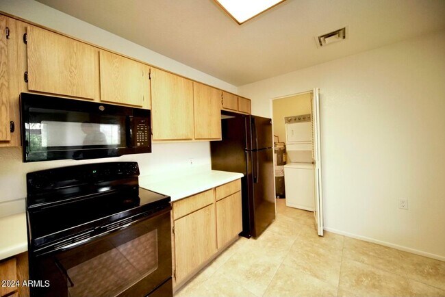 Building Photo - 14300 Bell Rd