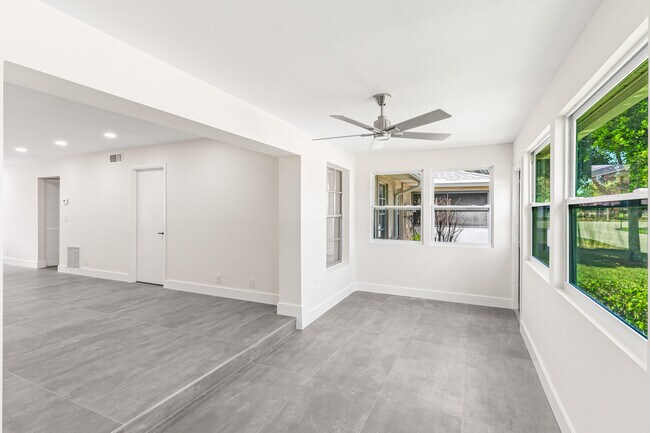 Building Photo - 551 Covered Bridge Blvd