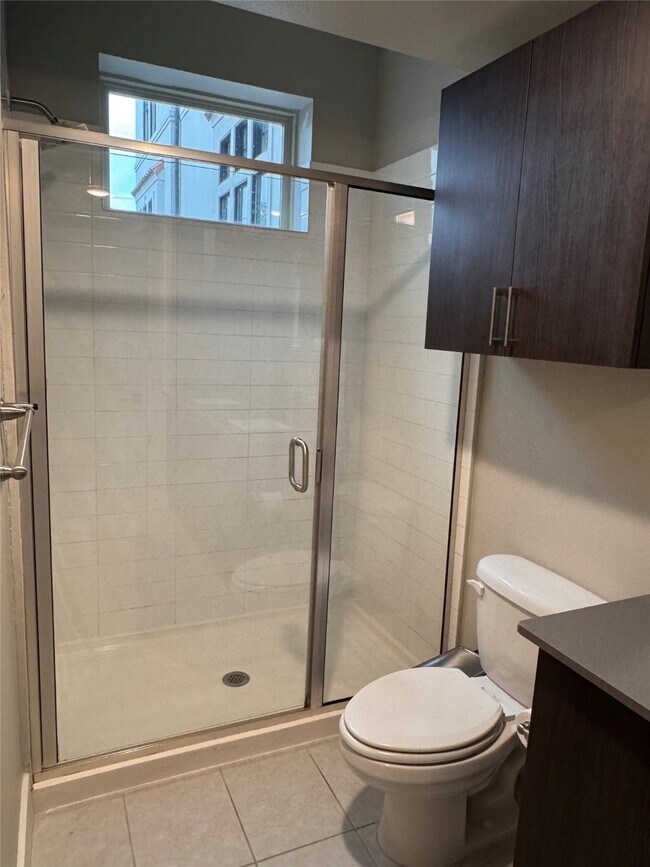 Building Photo - 4819 Caroline St