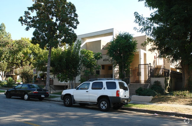 Primary Photo - 404 W Stocker St