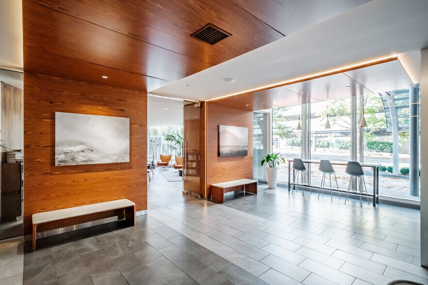 Building Photo - 1500 SW 5th Ave