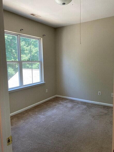 Building Photo - 133 Kensington St