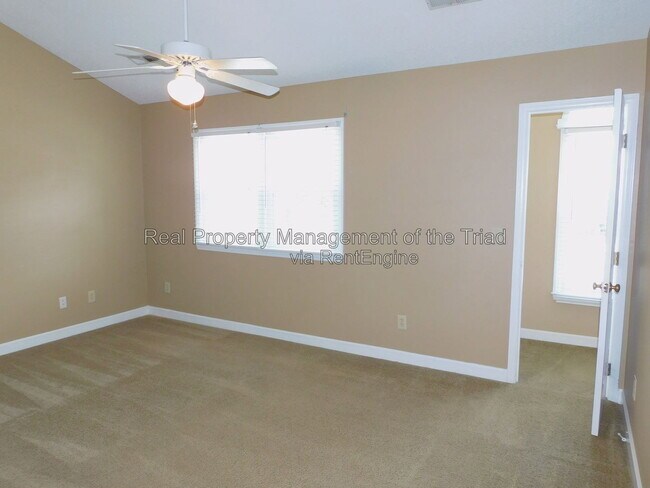 Building Photo - 12 Cedar Knoll Dr