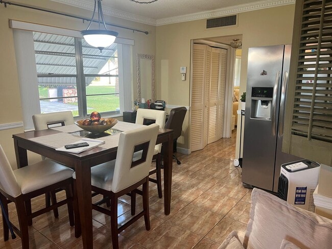 Building Photo - 153 Easthampton G