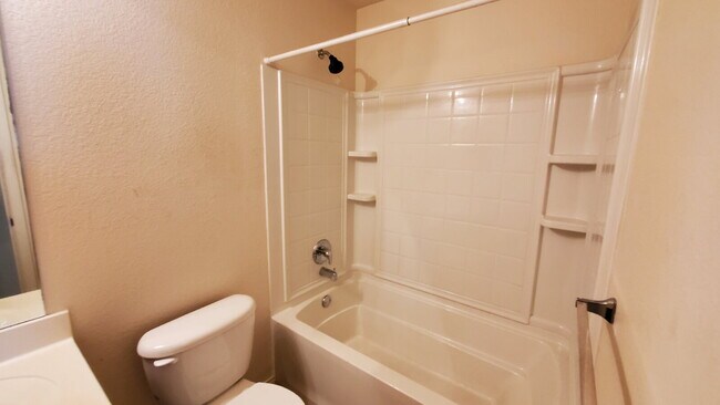 Building Photo - Charming 3 bedroom, 2 bath, 1,354 sq.ft. h...