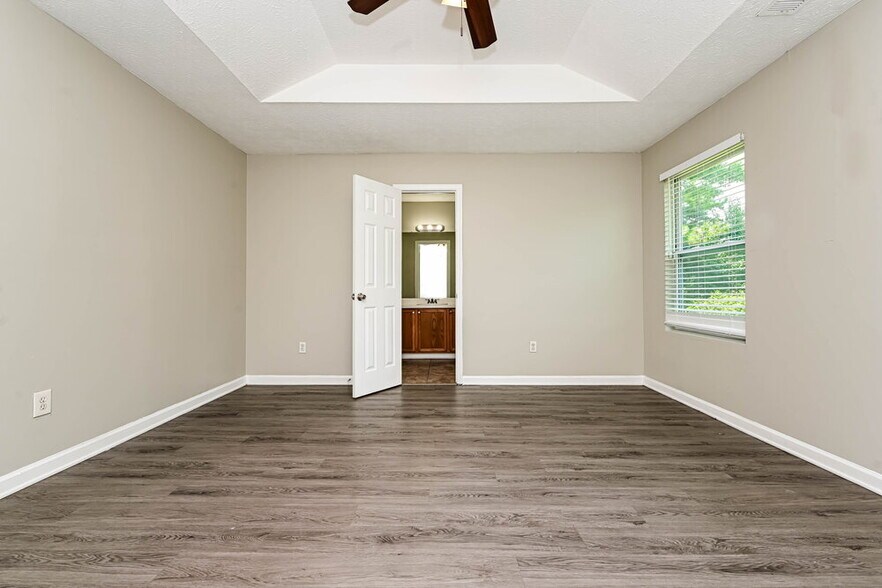 Building Photo - 172 Marsh Glen Dr
