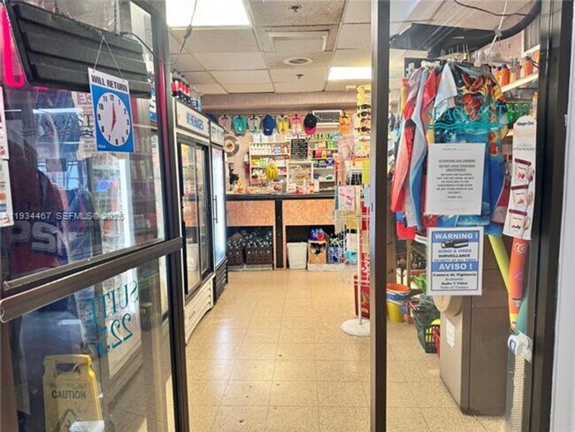 Building Photo - 5161 Collins Ave