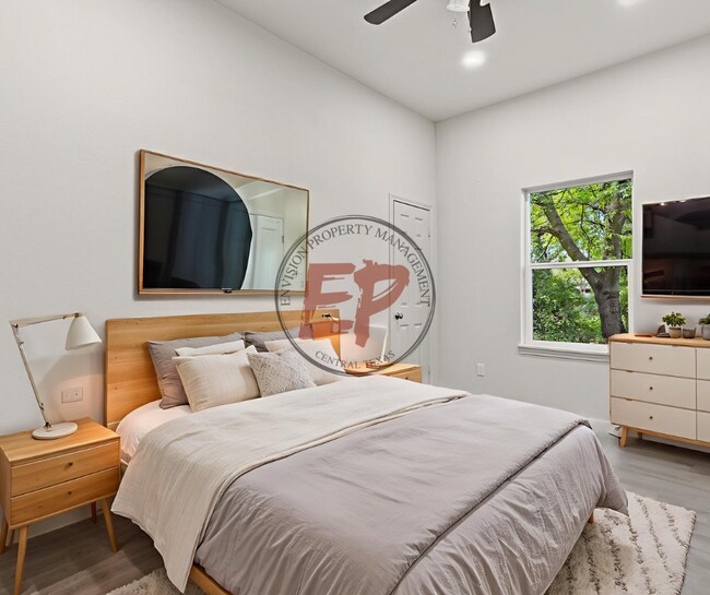 Building Photo - 1019 Elm Ave