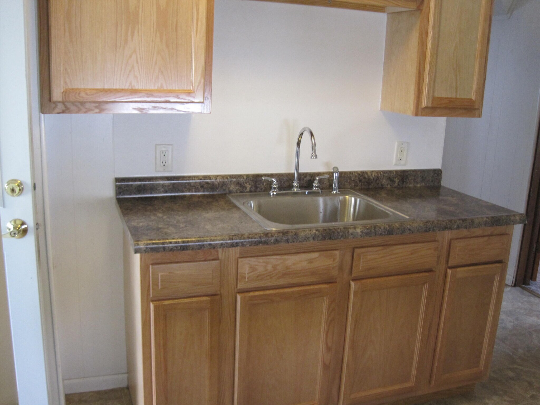 Building Photo - 1138 E Madison St