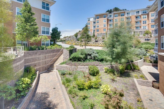 Building Photo - 301 Crescent Ct