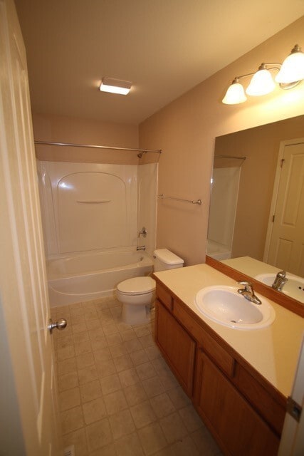 Building Photo - 3 Bedroom Condo close to JBER and Shopping!