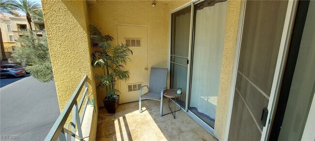 Building Photo - 270 E Flamingo Rd