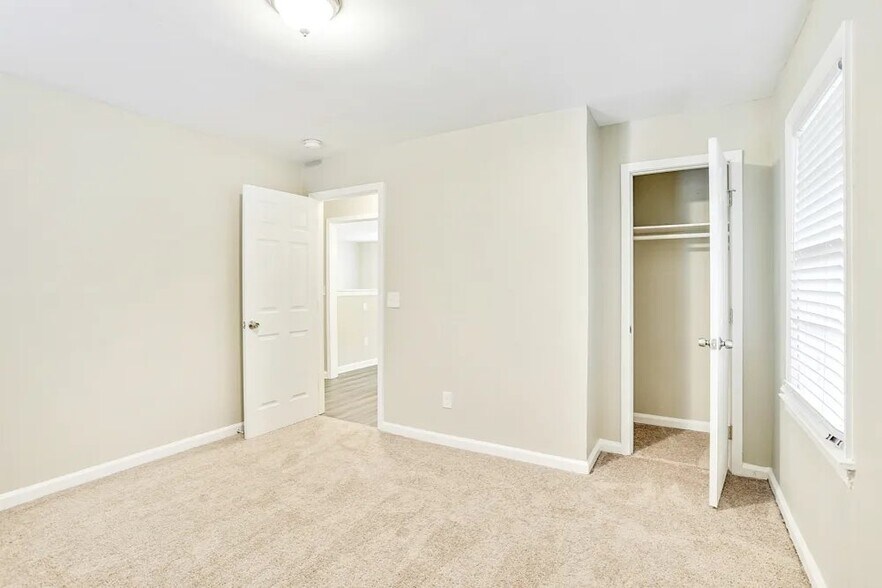 Building Photo - 320 Mount Zion Rd