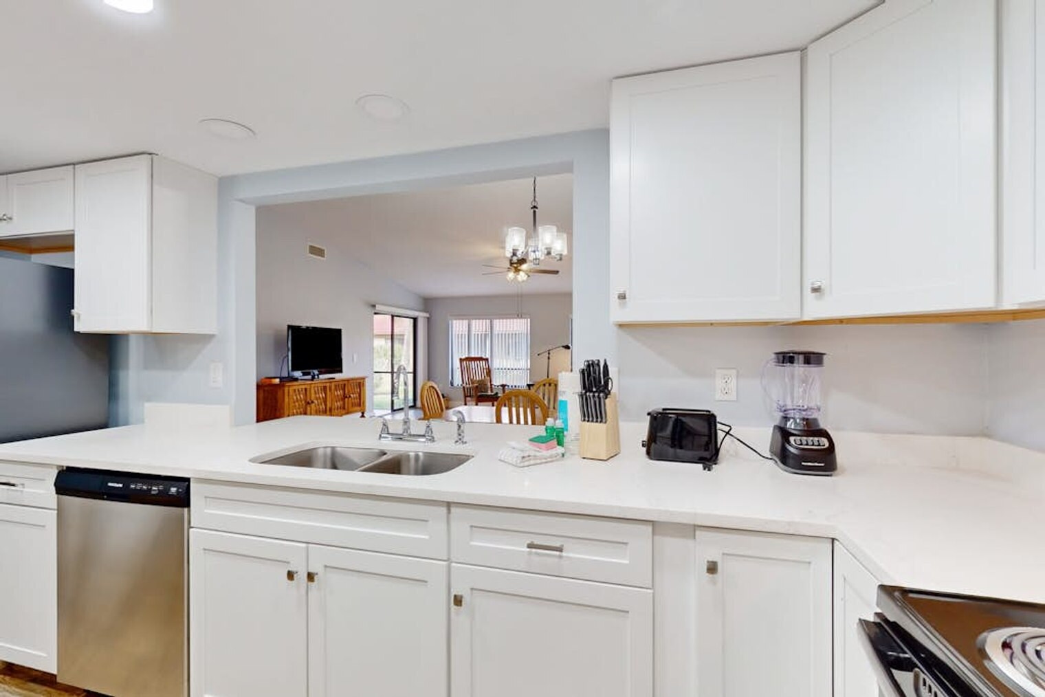 Building Photo - 3755 Pinecone Ct