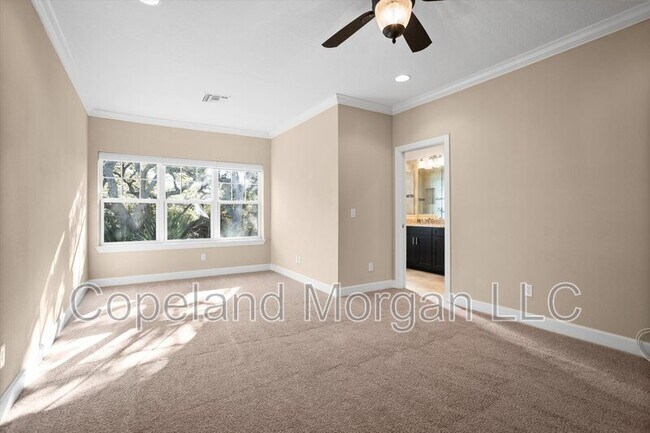 Building Photo - 5912 Anchorage Way S