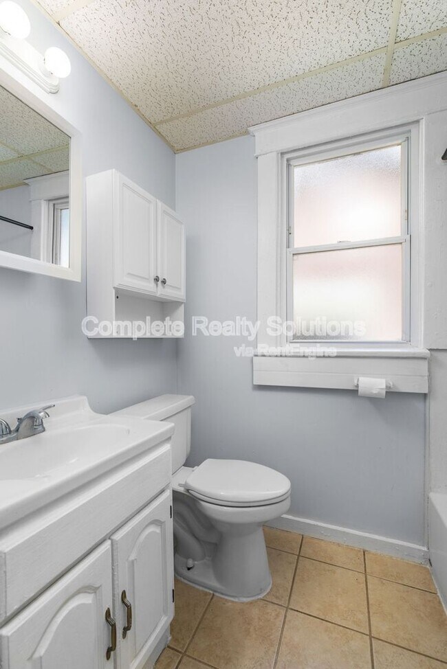 Building Photo - 8896 Alva Ave