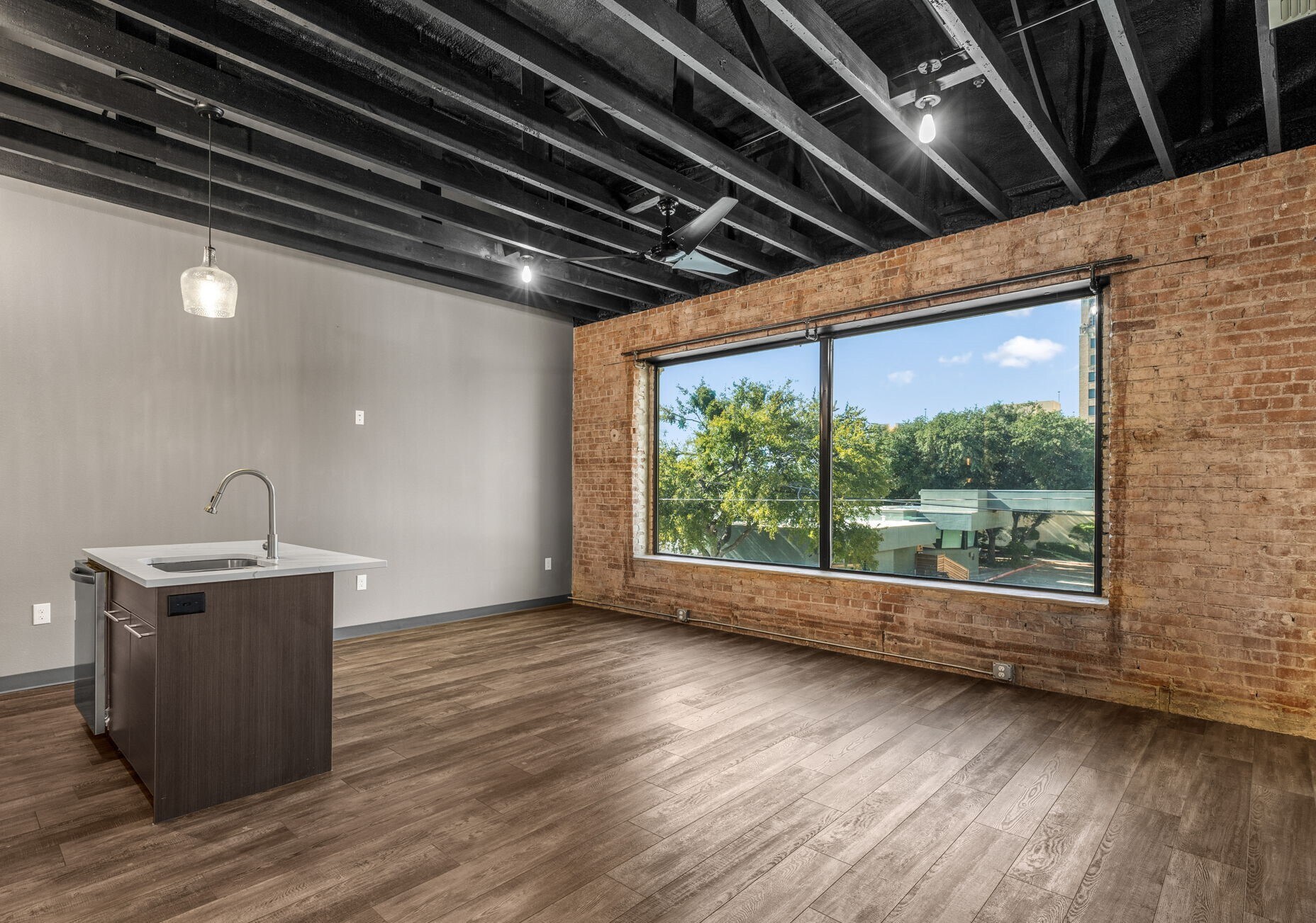 Building Photo - 901 9th St