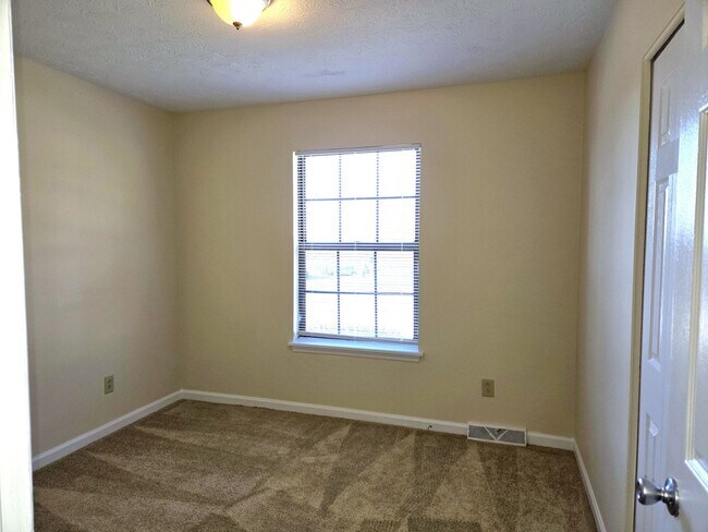 Building Photo - Belleau Woods Ranch Home  251222