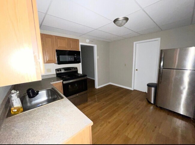 Building Photo - 603 S Blakely St