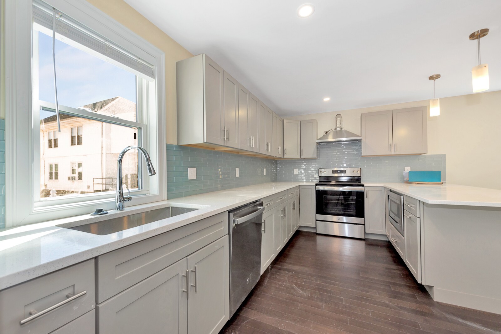 Building Photo - 43 Wright Ave