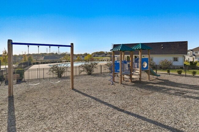 Building Photo - 838 Dean Dr