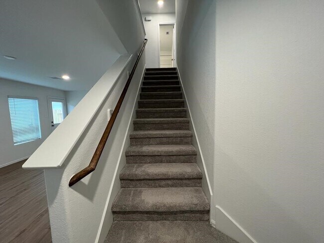 Building Photo - 18922 Western Fls Ct