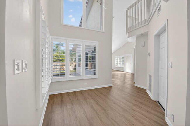 Building Photo - 4517 NW 5th Ave