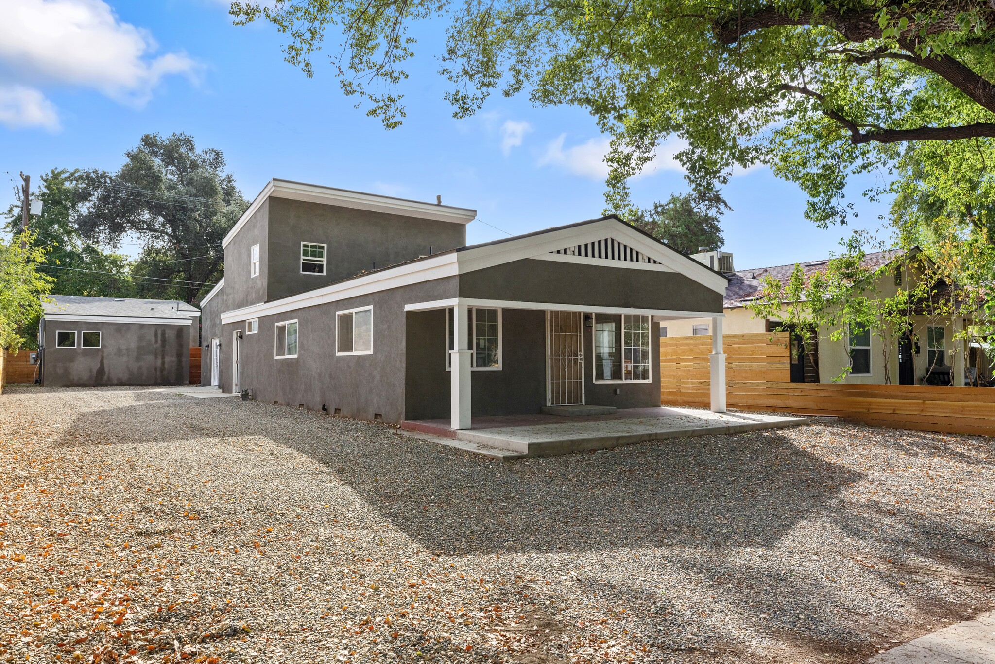 Main House - Duplex - 2bed/1bath (2) - 214 Kimble St